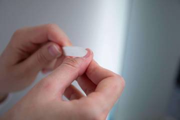 Tip Membersihkan Kutikula Kuku Ala Salon Kecantikan