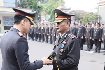30 Personel Polres Kediri Kota Terima Satyalancana