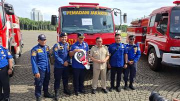 ​ DKI Hibahkan Mobil Damkar ke Kabupaten Kediri