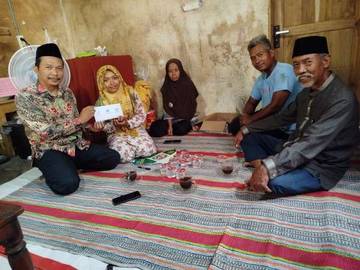 Kemenag Kediri Bantu Korban Kebakaran Batuaji