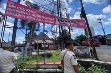 ​Satpol PP Kabupaten Kediri Tertibkan Baliho Liar