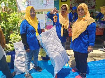 Perjuangan Warga Selamatkan Bumi dari Bahaya Gas Metan