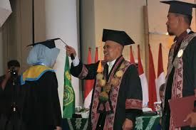 Universitas Muhamadiyah Kendari Gelar Wisuda ke-18