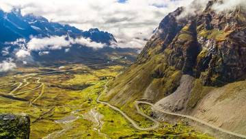 Yungas Road: Salah Satu Jalan Maut