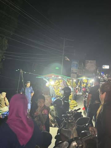 Musim Durian Tiba, Pedagang Ramai Berjualan Pinggir Jalan
