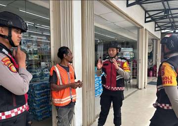 Satgas Anti Premanisme Memberikan Imbauan Tukang Parkir Indomaret 