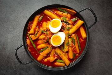 Menyulap Nasi Sisa Menjadi Topokki, Kudapan dari Korea