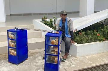 Suyanto, Penjual Roti Gepeng yang Tak Kenal Lelah