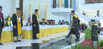 Hari Kedua Wisuda UHO: 758 Lulusan Diwisuda