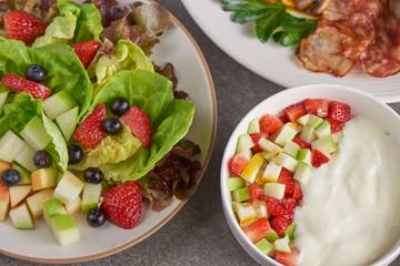 Salad Buah Jadi Pilihan Menu Sehat Harian