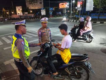Patroli Malam, Ditlantas Polda Sultra Bubarkan Balap Liar 