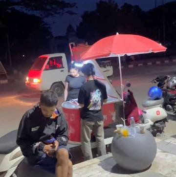 Terapkan Pembayaran QRIS, Omset Kopi Jalanan Kendari Meningkat