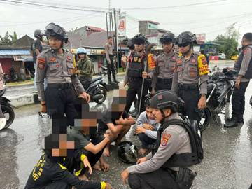 Empat Pelajar Ditangkap Polisi Saat Konvoi Bersenjata Tajam