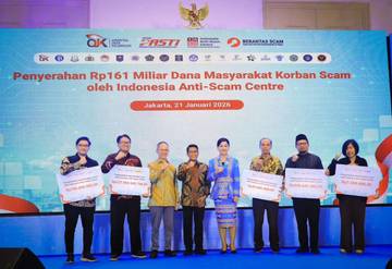 OJK Serahkan Dana Milik Ribuan Korban Penipuan Digital