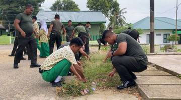 Wujudkan Kendari Asri Melalui Kolaborasi TNI Bersama Pelajar