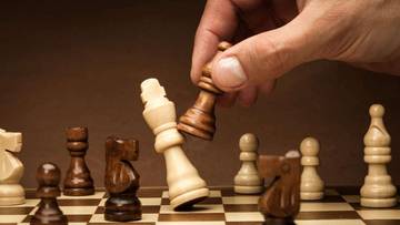 Gambit Raja: Strategi Klasik di Dunia Catur