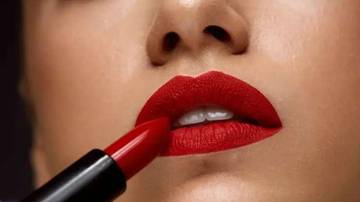 Rekomendasi Lipstik Cerah agar Tampil Mempesona