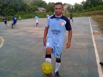 Coach Devers: Ayo Dukung Sepak Bola Anak Rote