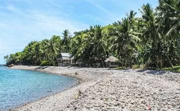 Pantai Tonggo: Tanpa Pasir Putih, Tetap Memikat Hati