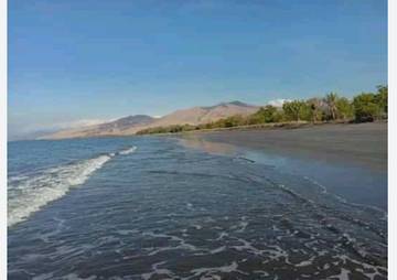 Pantai Nangadhero: Cocok Untuk Wisata Keluarga