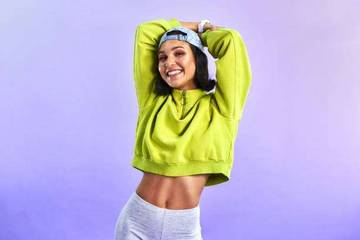 Beragam Gaya dengan Crop Top