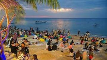 Pesona Pantai Sotis Kupang Memikat Wisatawan Setiap Sore