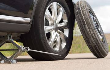 Jangan Lakukan Ini Saat Memakai Ban Cadangan Mobil