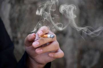 Cara Cepat Hilangkan Bau Asap Rokok