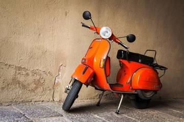 Keunikan Vespa Jadul yang Tak Lekang oleh Waktu