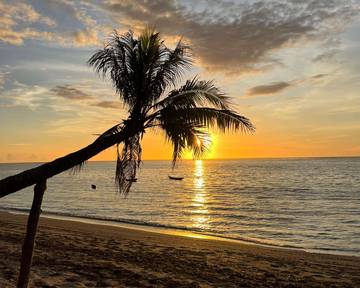 Mengurai Benang Kusut Antara Potensi dan Paradoks Pariwisata-NTT