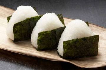 Membuat Onigiri Sederhana Rumahan: Praktis, Lezat, dan Mengenyangkan