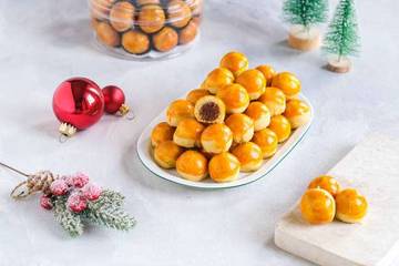 Membuat Kue Nastar Natal