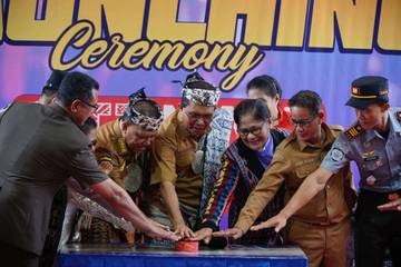 Gubernur Melki Resmikan NTT Mart by Dekranasda TTS 