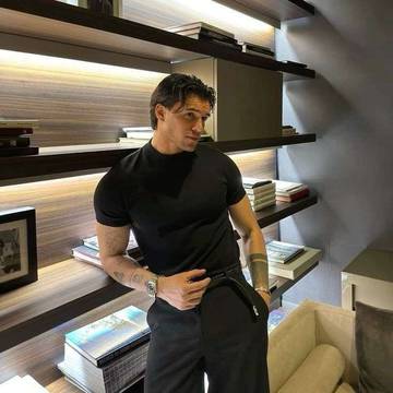 Fitted Tee Shirt Jadi Tren Fashion Gen Z