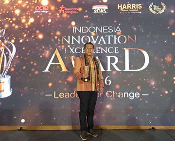 Masuk Leader For Change, Bupati Kupang Terima Penghargaan