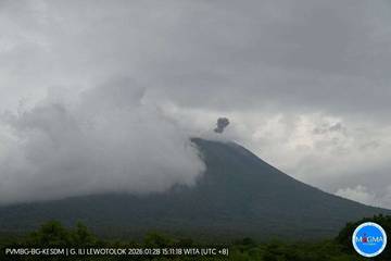 Gunung Ili Lewotolok Alami 21 Letusan 