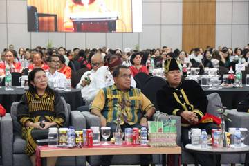 Gubernur Melki Hadiri Natal Bersama K3M Kupang