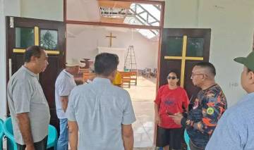Angin Puting Beliung Terbangkan Atap Gereja Yegar Sahaduta 