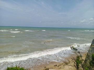 Angin Kencang Tingkatkan Gelombang Laut Perairan NTT