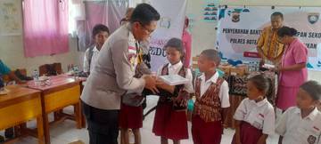 Polres Rote Ndao Salurkan Bantuan Paket Peduli Pendidikan