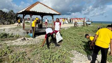 Kapolres Rote Ndao Pimpin Aksi Bersih Pantai