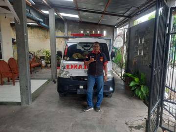 Ketulusan di Balik Roda Ambulans Benny