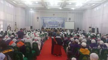 Jemaah Haji Aceh Timur Kloter 2 Tiba di Embarkasi Banda Aceh