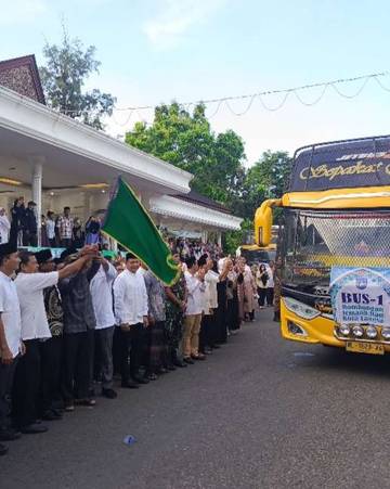 Pemko Langsa Lepas Keberangkatan Jamaah Haji Tahun 2025