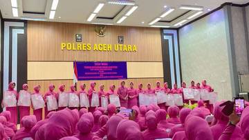 Cenderamata Akpol dan Bakso Semarang Penutup Acara