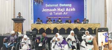 Jemaah Haji Kloter 8 Mendarat di Bandara SIM