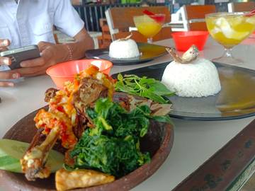 Pertama di Lhokseumawe, Bebek Goreng Sambal Korek
