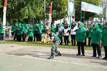 Danrem Lilawangsa BukaTurnamen Voli Putri HUT ke-80 TNI