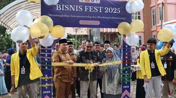 Semarak Bisnis Fest 2025 PNL Dorong Wirausaha Muda