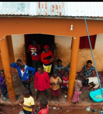 "Mama Uganda" Lahirkan 44 Anak, Rekor Melahirkan Terbanyak
